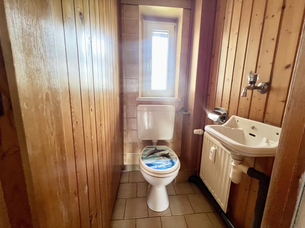 GEMÜTLICHE DACHGESCHOSS-WOHNUNG IN GRÜNER UND RUHIGER LAGE - Foto 3