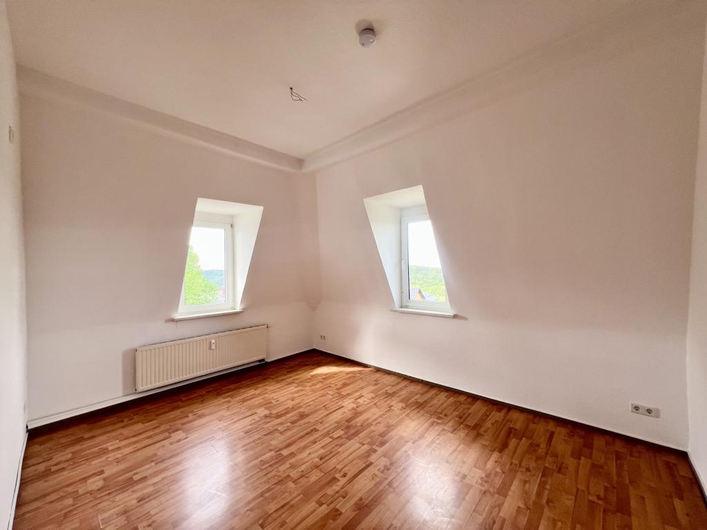 GEMÜTLICHE DACHGESCHOSS-WOHNUNG IN GRÜNER UND RUHIGER LAGE - Foto 1