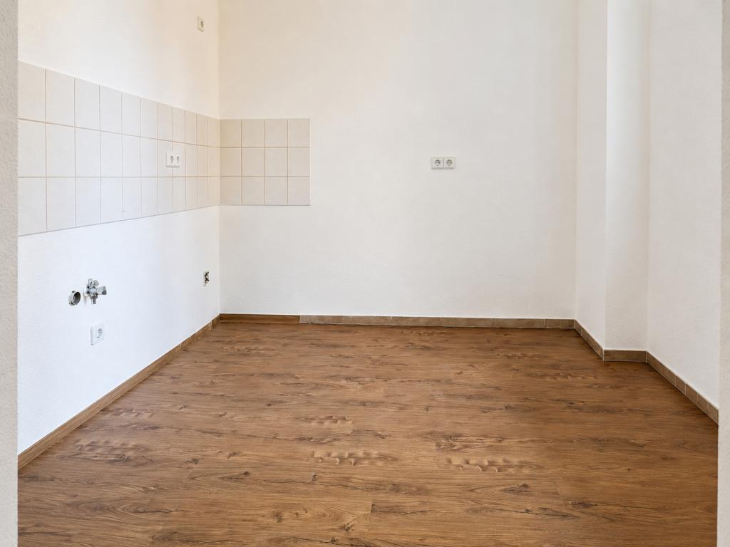 2-RAUM WOHNUNG MIT BALKON - NEU RENOVIERT - Foto 1