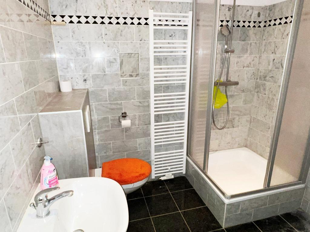 2-RAUM WOHNUNG MIT BALKON - NEU RENOVIERT - Foto 3