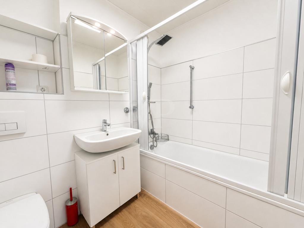 Einziehen & Wohlfühlen: Frisch renovierte 3-Zimmer-Wohnung mit Balkon & Einbauküche - Photo 5