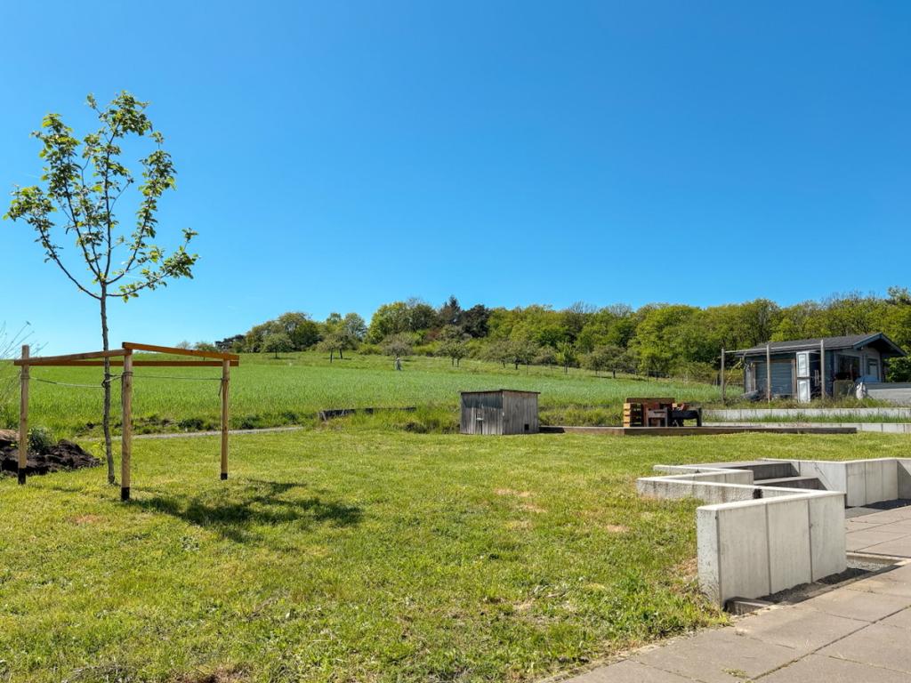 Garten mit Feldanschluss