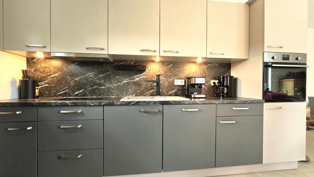 ***PremiumPlatz*** Barrierearme Wohnung mit Terrasse, Balkon, Doppelgarage. Zentrale Lage - Foto 5