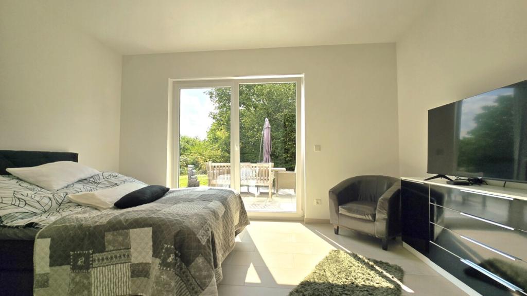 ***PremiumPlatz*** Barrierearme Wohnung mit Terrasse, Balkon, Doppelgarage. Zentrale Lage - Foto 3