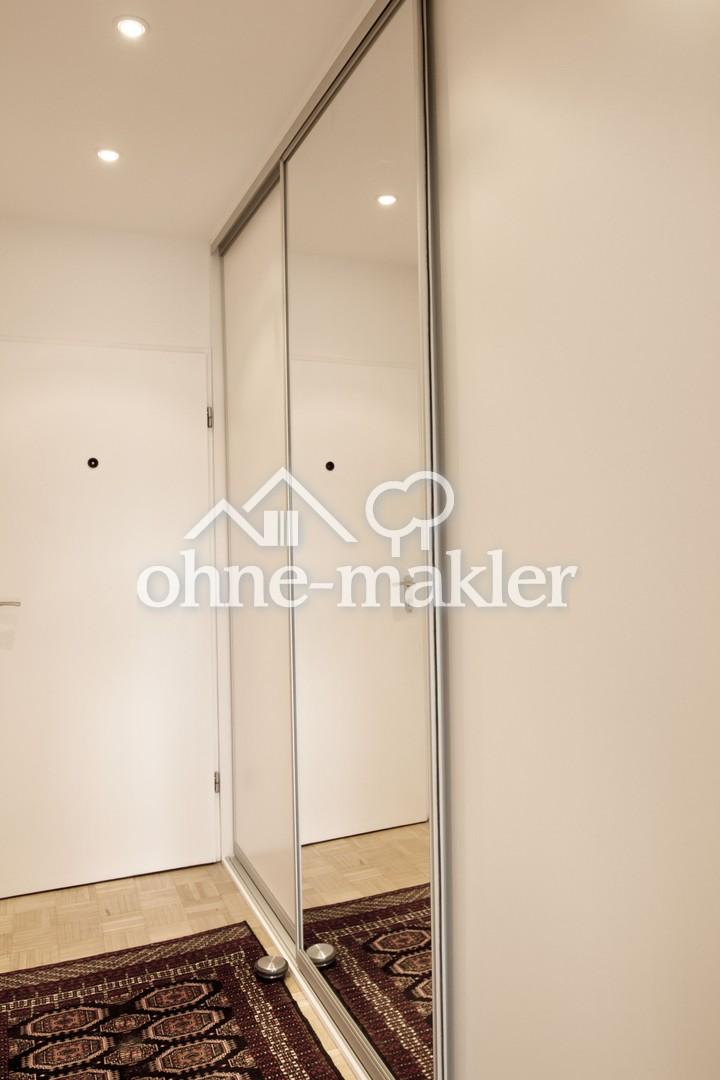 Flur mit Wandschrank