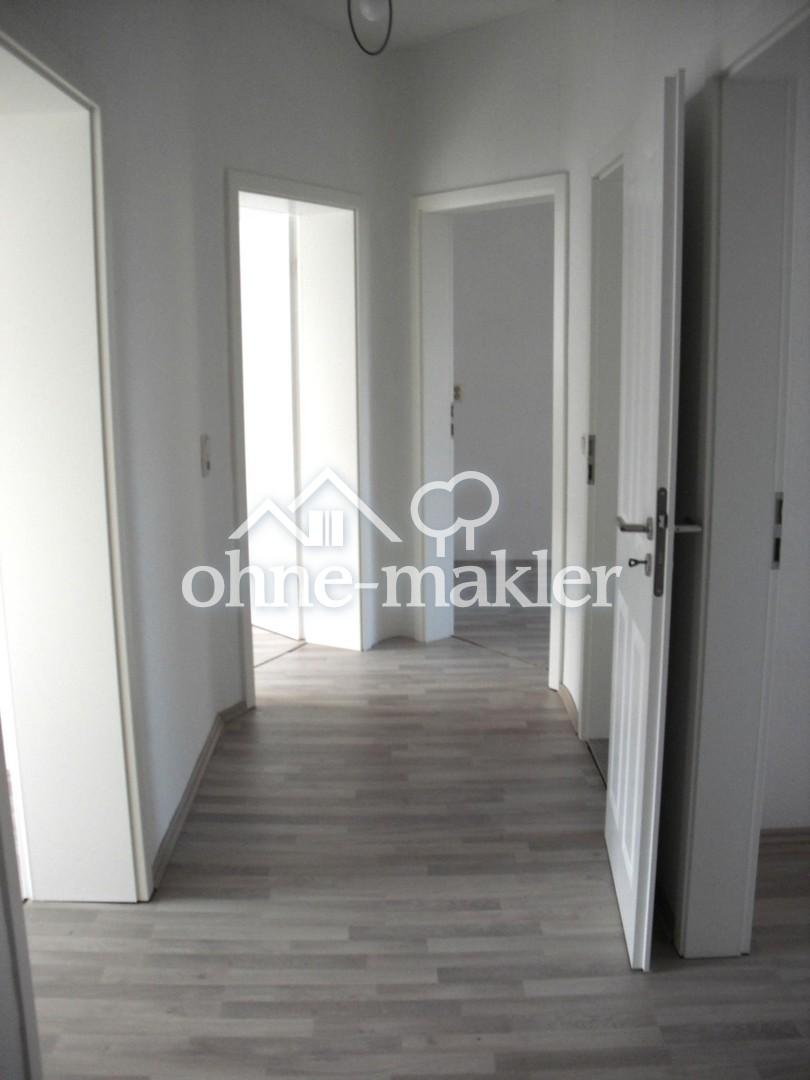 Nichtraucher-Wohnung! sonnige 2,5 Raum mit Wanne 2. OG - keine WG - Photo 2