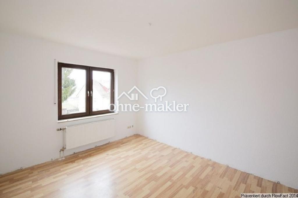 Schöne 3 Zimmer Wohnung mit Balkon in Schömberg zu vermieten (04-ID106) - Photo 2