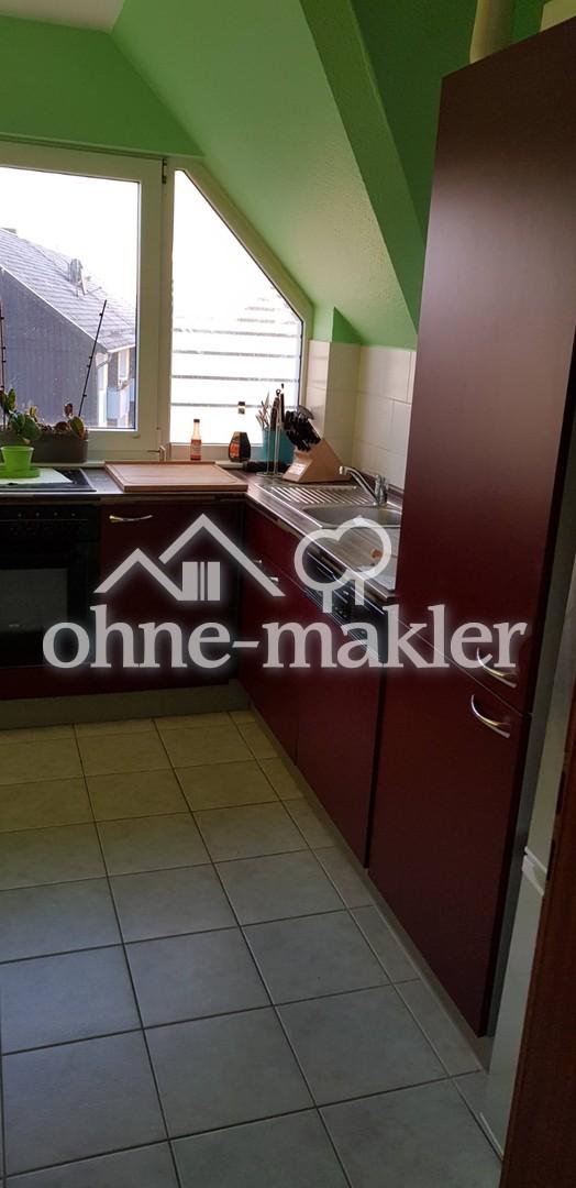Sehr schöne Dachgeschosswohnung über 2 Etagen in einem gepflegten Haus mit Balkon, Küche, Stellplatz - Photo 5