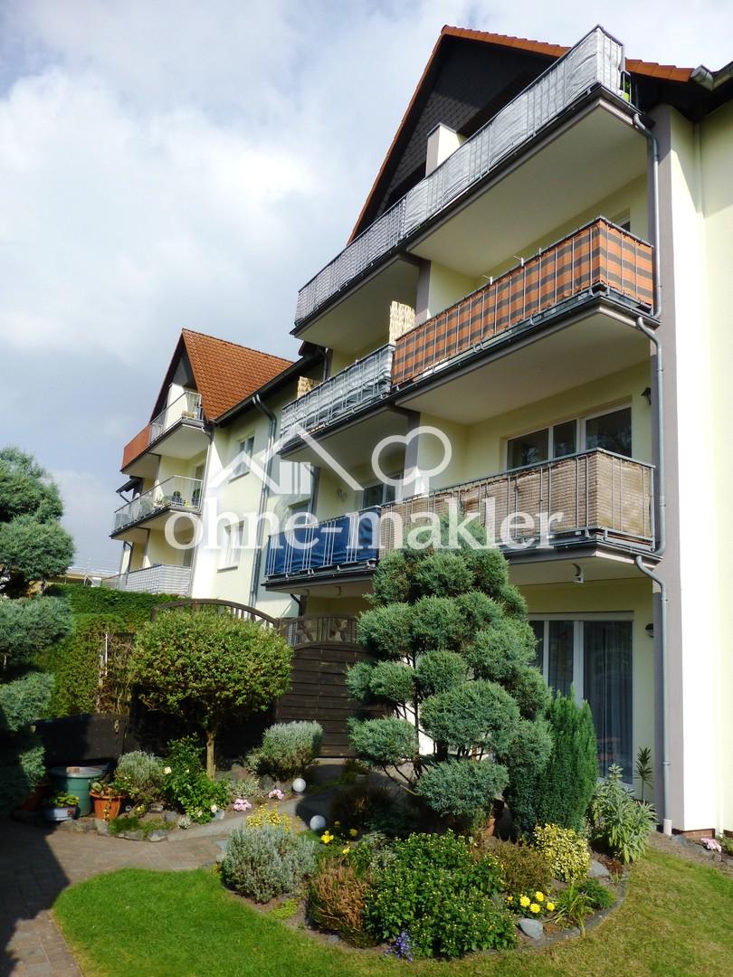 Sehr schöne Dachgeschosswohnung über 2 Etagen in einem gepflegten Haus mit Balkon, Küche, Stellplatz - Photo 5