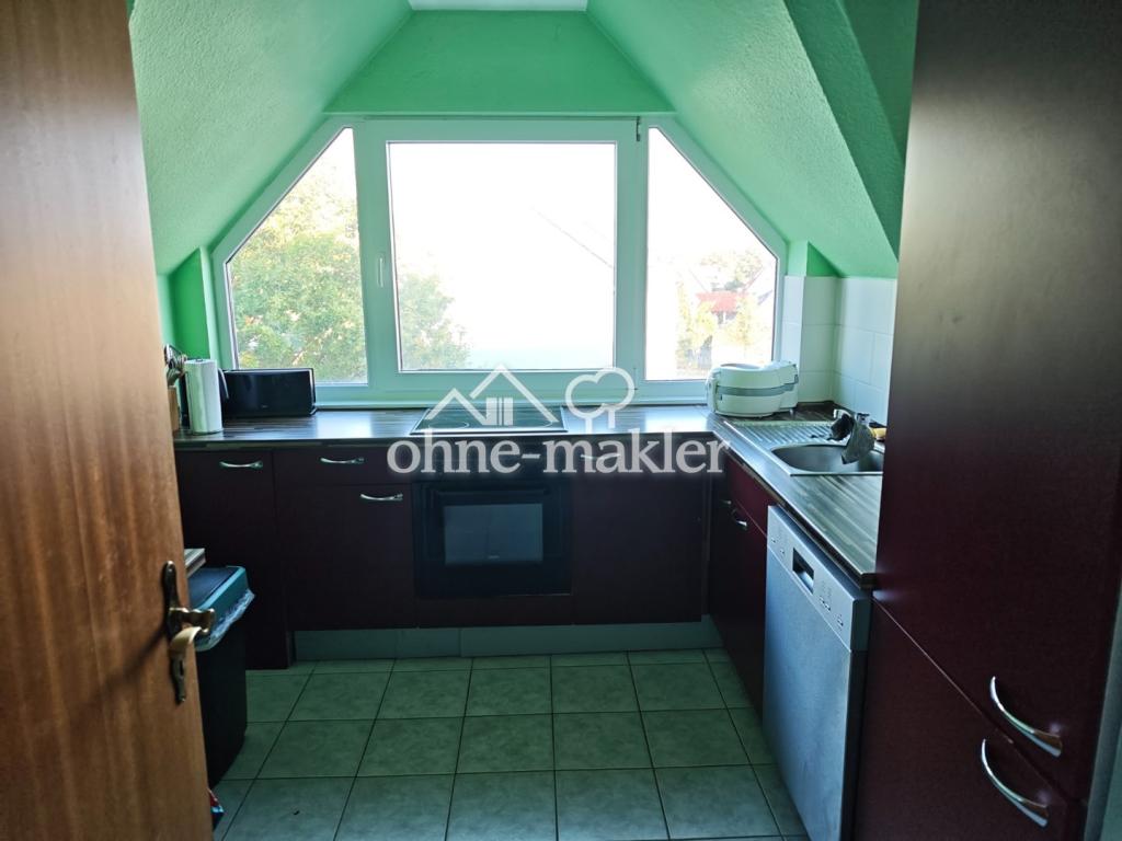 Sehr schöne Dachgeschosswohnung über 2 Etagen in einem gepflegten Haus mit Balkon, Küche, Stellplatz - Photo 3