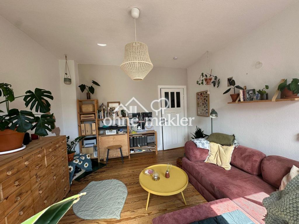Helle, schöne und gepflegte Altbauwohnung mit Dielenfussboden und Einbauküche - Photo 1
