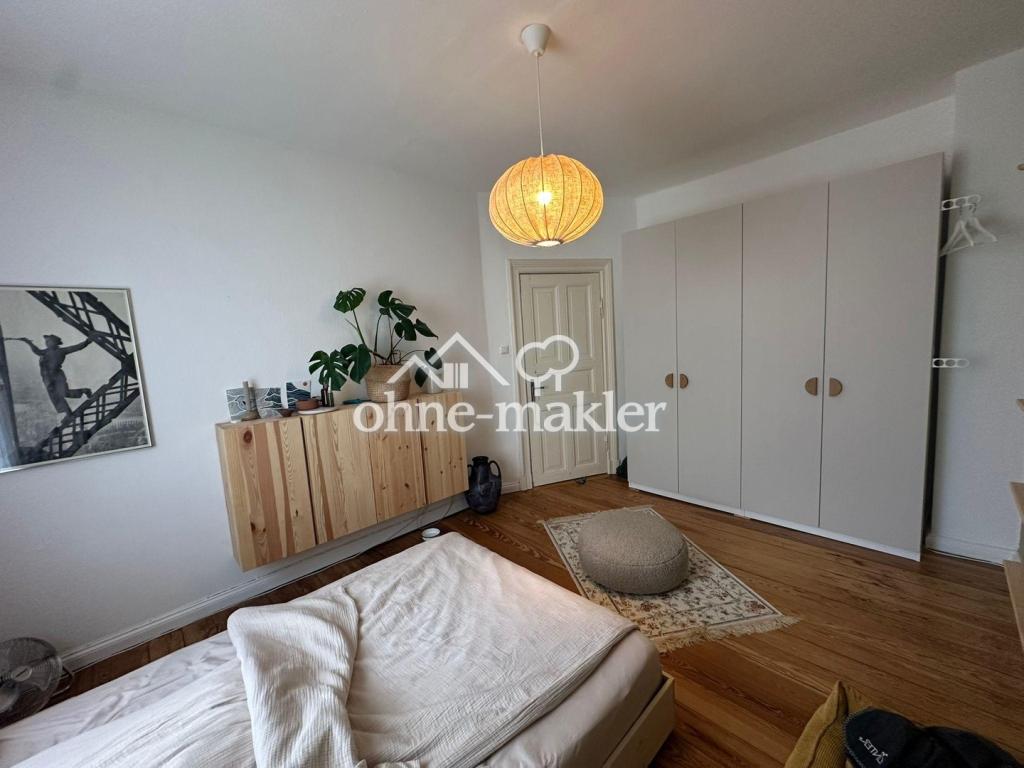 Helle, schöne und gepflegte Altbauwohnung mit Dielenfussboden und Einbauküche - Foto 3