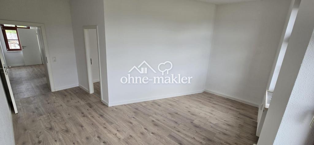 TOP sanierte 2-Raum WE mit Carport-Stellplatz im Innenhof - Photo 2