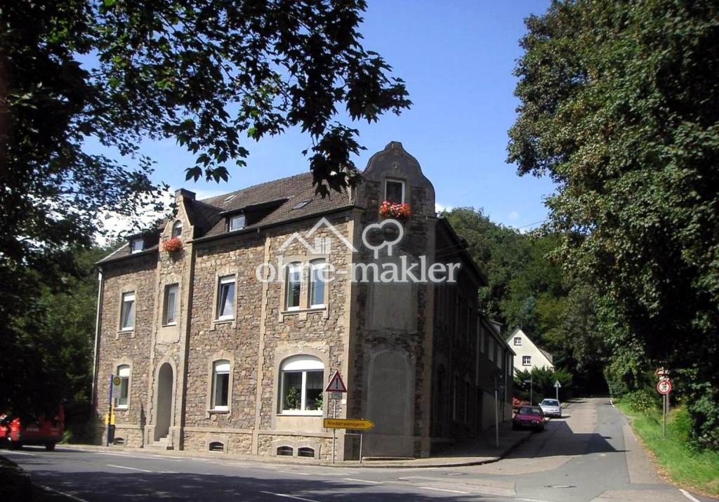 2,5-R.-Wohnung im Natursteinhaus in grüner Lage - Photo 3