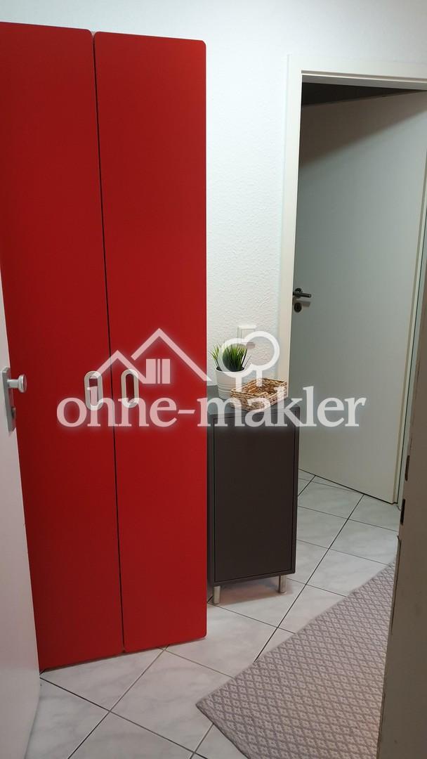 Kleiderschrank im Flurbereich