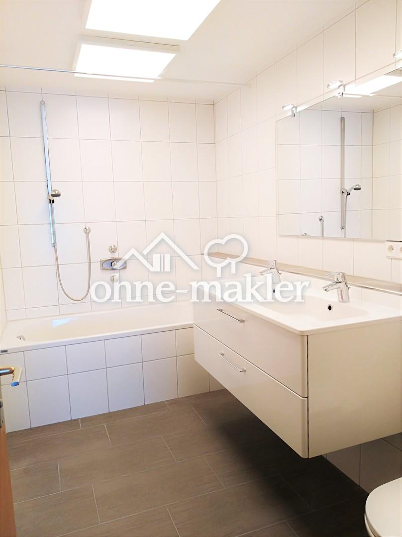 3,5 Zimmer DG-Wohnung ruhig, zentral, Holzparkett, Einbaumöbel - Photo 4