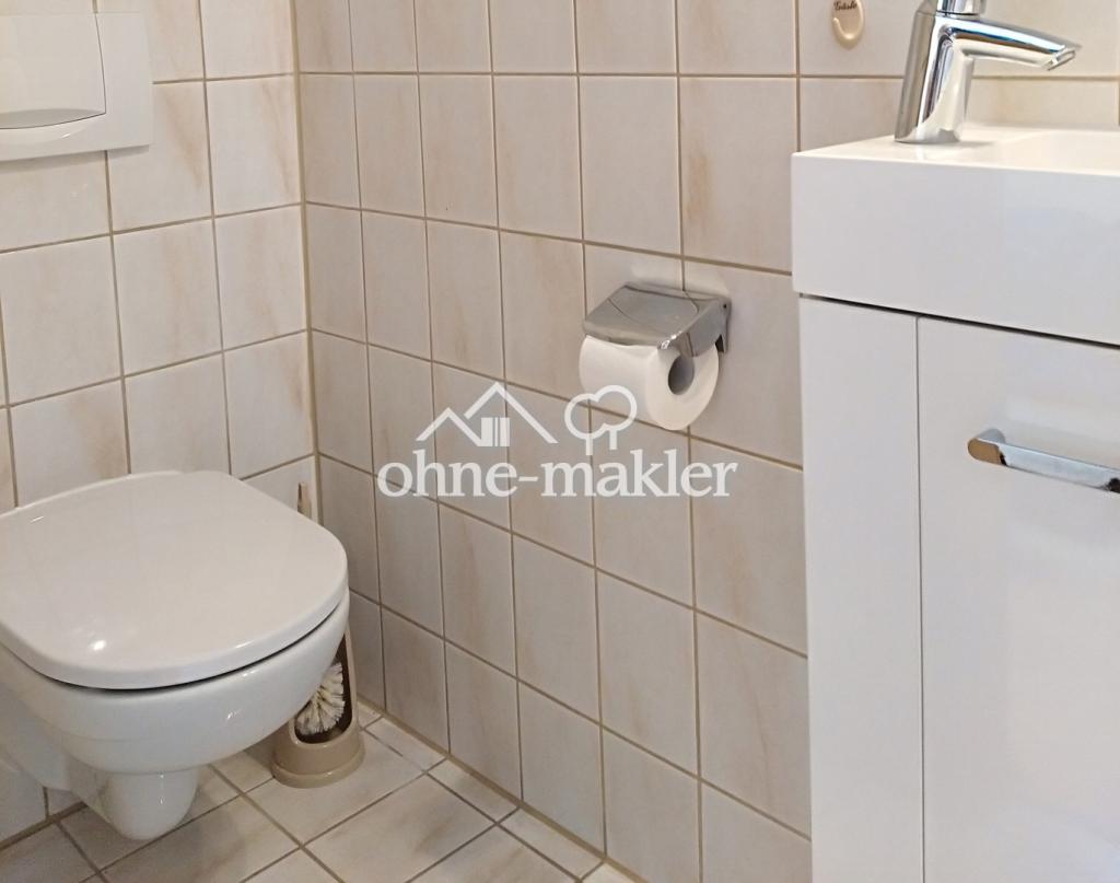 3,5 Zimmer DG-Wohnung ruhig, zentral, Holzparkett, Einbaumöbel - Foto 2