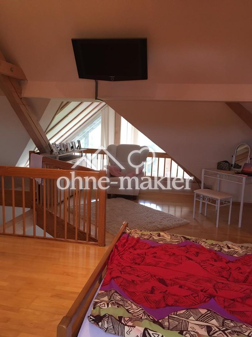 Komfortabel ausgestattete Maisonettewohnung/ Galeriewohnung 1,5 Zimmer mit Balkon - Foto 2