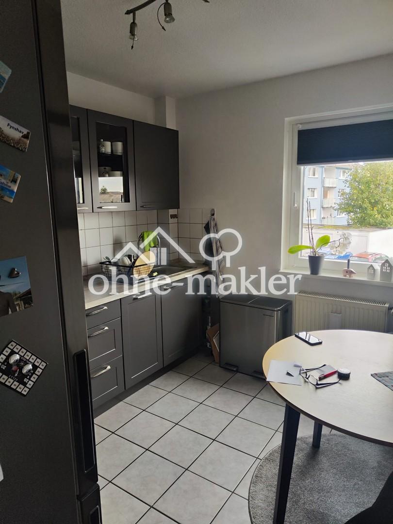 Schöne 3-Zi.-Wohnung mit großem Balkon, Stellplatz, Küche in einem geflegten MFH - Photo 5