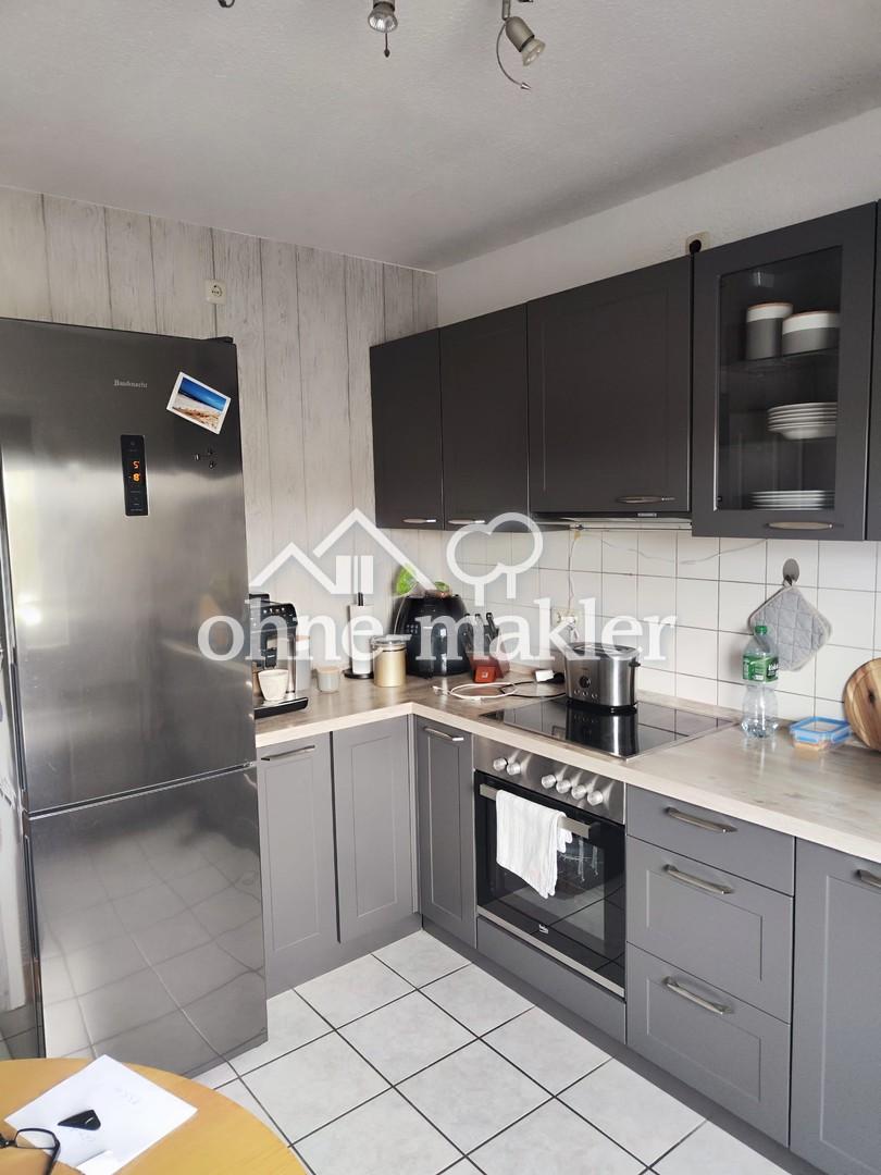 Schöne 3-Zi.-Wohnung mit großem Balkon, Stellplatz, Küche in einem geflegten MFH - Photo 4