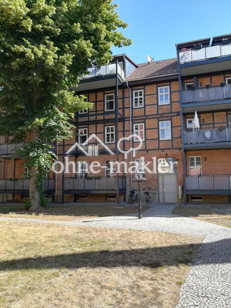 Eingang Gebäude