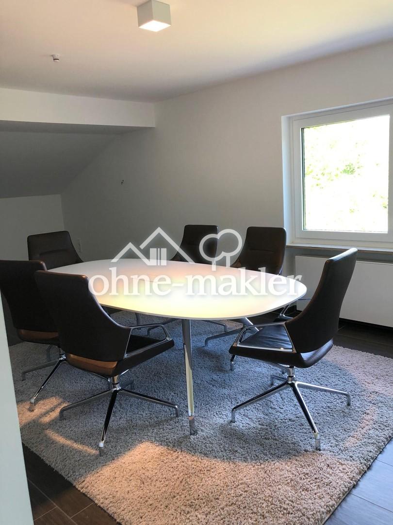 Viel Platz zum wohnen - Komplett modernisiertes Einfamilienhaus in ruhiger Sonnenlage in Bürgstadt - Photo 2