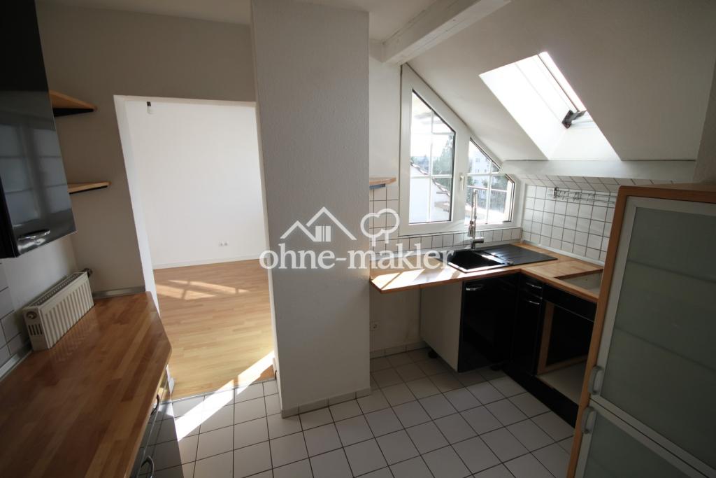 Lichtdurchflutete Komfort-Dachgeschoßwohnung für Zwei in schöner Wohnlage direkt in Neu-Isenburg - Photo 2