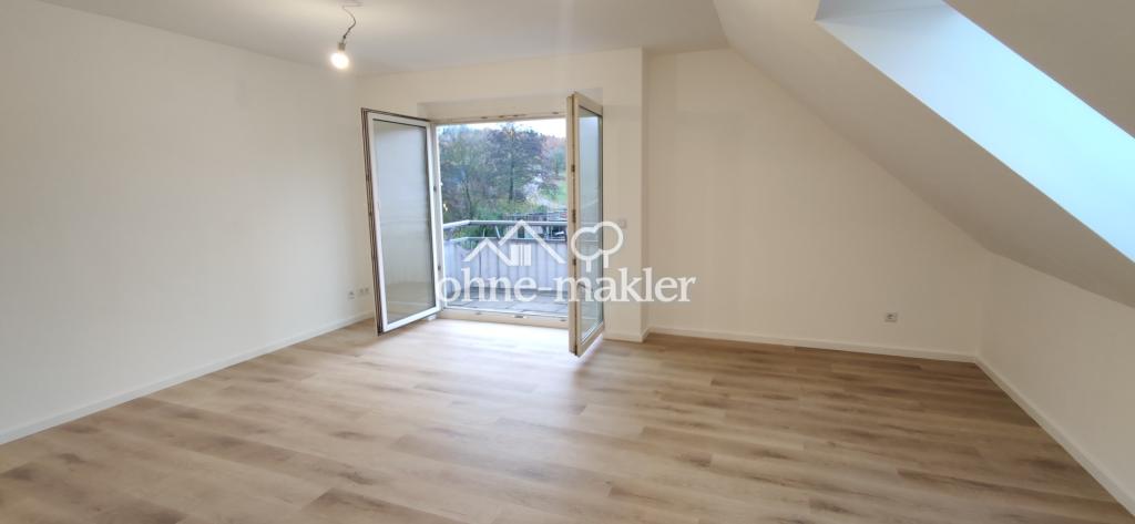 Modernisierte 2-Zimmer Wohnung im 2. OG mit EBK, Balkon, KFZ-Stellplatz und Kellerabteil - Photo 1