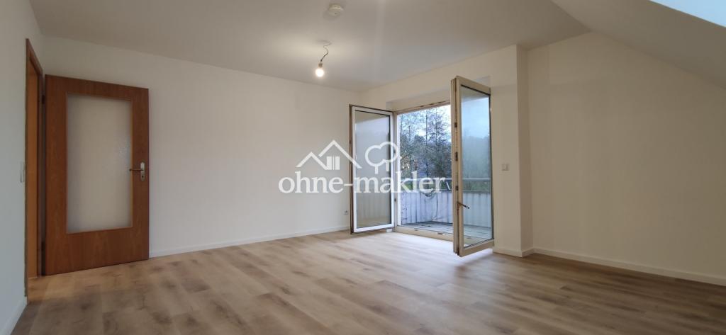 Modernisierte 2-Zimmer Wohnung im 2. OG mit EBK, Balkon, KFZ-Stellplatz und Kellerabteil - Photo 3