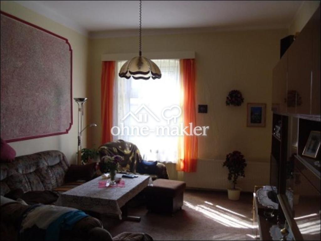 Wohnung EG rechts, vor Renov.