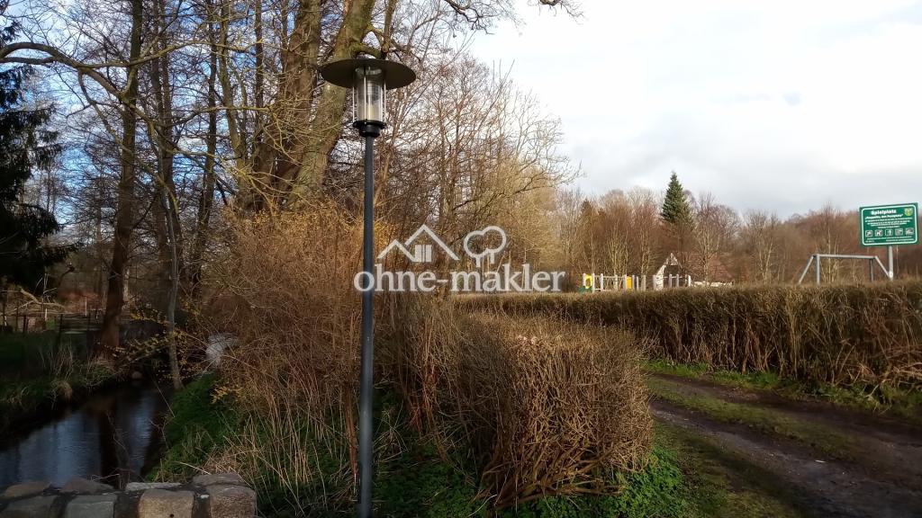direkt angrenzender Spielplatz