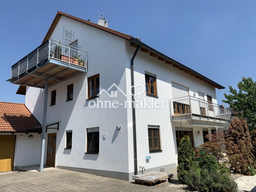 Große Dachgeschosswohnung mit Balkon und EBK in ruhiger Lage - Photo 1
