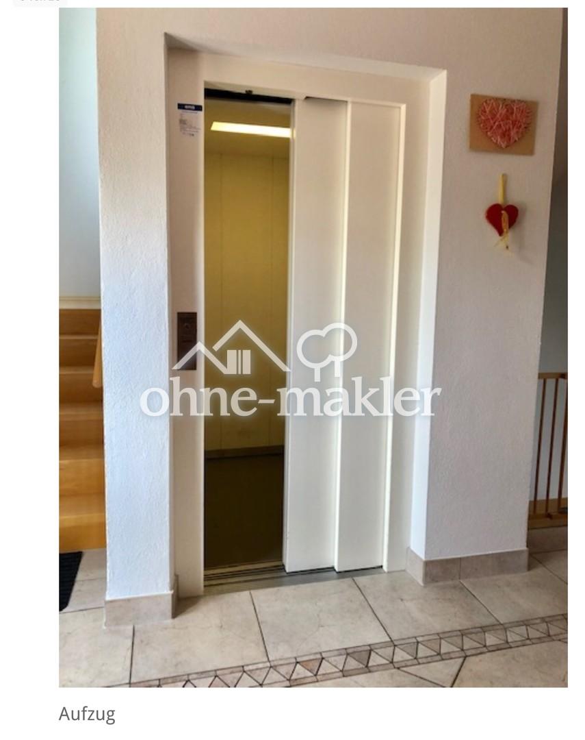 Große Dachgeschosswohnung mit Balkon und EBK in ruhiger Lage - Photo 3