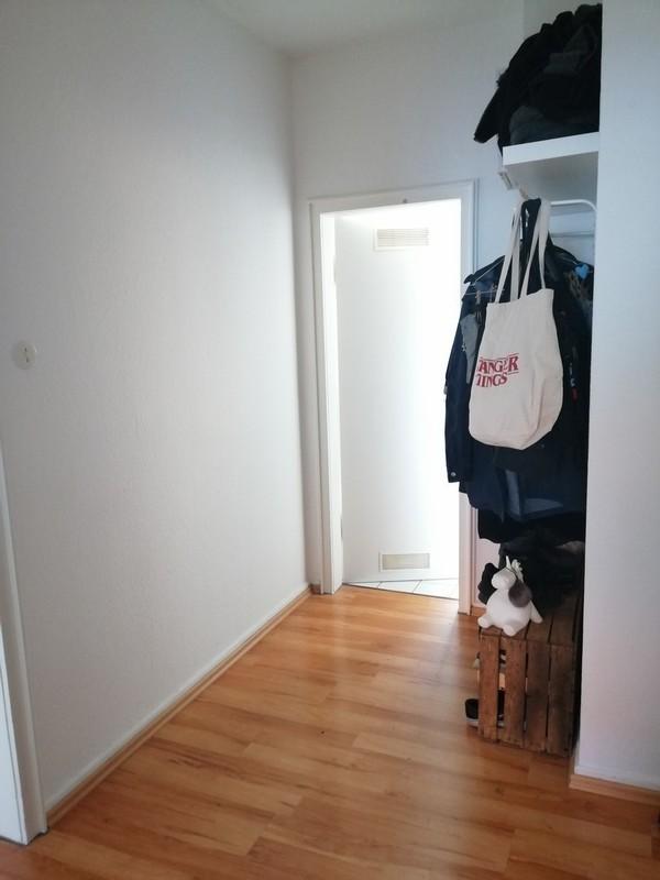 Garderobe und Zugang Bad