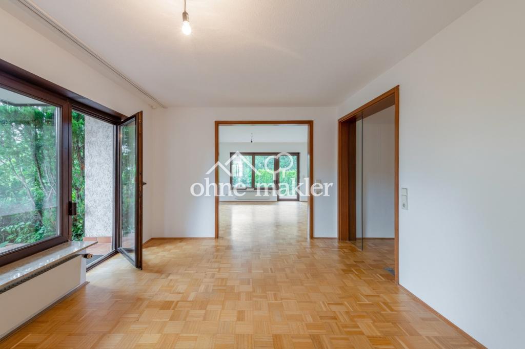 5-Zimmer-Erdgeschosswohnung mit Privatgarten, zwei Terrassen und Einzelgarage – Stuttgart-Luginsland - Photo 4
