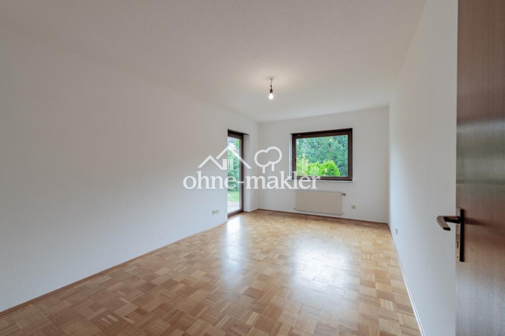 5-Zimmer-Erdgeschosswohnung mit Privatgarten, zwei Terrassen und Einzelgarage – Stuttgart-Luginsland - Photo 3