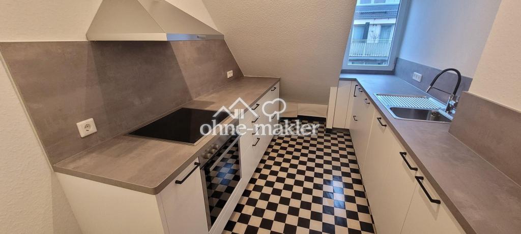 Helle 3-Zimmer Dachgeschosswohnung + Möbliert + Küche / EXPATS WELCOME - Foto 2