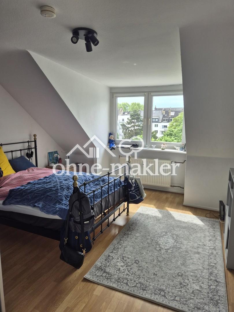 Helle 3-Zimmer Dachgeschosswohnung + Möbliert + Küche / EXPATS WELCOME - Photo 1