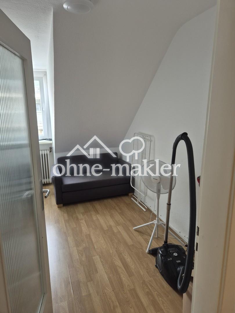 Helle 3-Zimmer Dachgeschosswohnung + Möbliert + Küche / EXPATS WELCOME - Photo 1