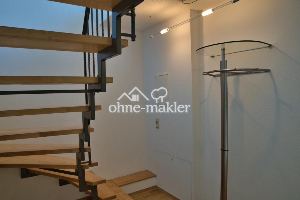 Treppe & Garderobe