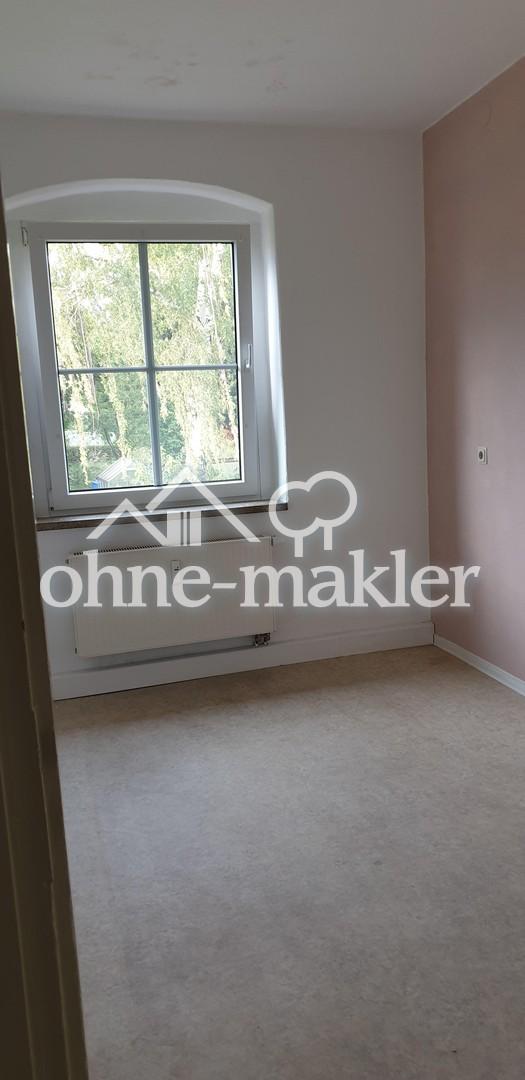 EG ohne Prov.: 3-Raum-Whg., große Küche, Bad mit Fenster, Wanne und Dusche / auch ALG I/II möglich - Photo 1