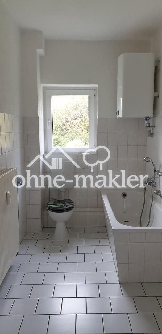 EG ohne Prov.: 3-Raum-Whg., große Küche, Bad mit Fenster, Wanne und Dusche / auch ALG I/II möglich - Photo 2