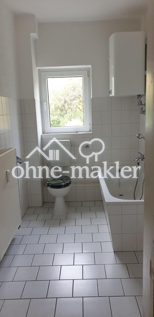 EG ohne Prov.: 3-Raum-Whg., große Küche, Bad mit Fenster, Wanne und Dusche / auch ALG I/II möglich - Photo 3