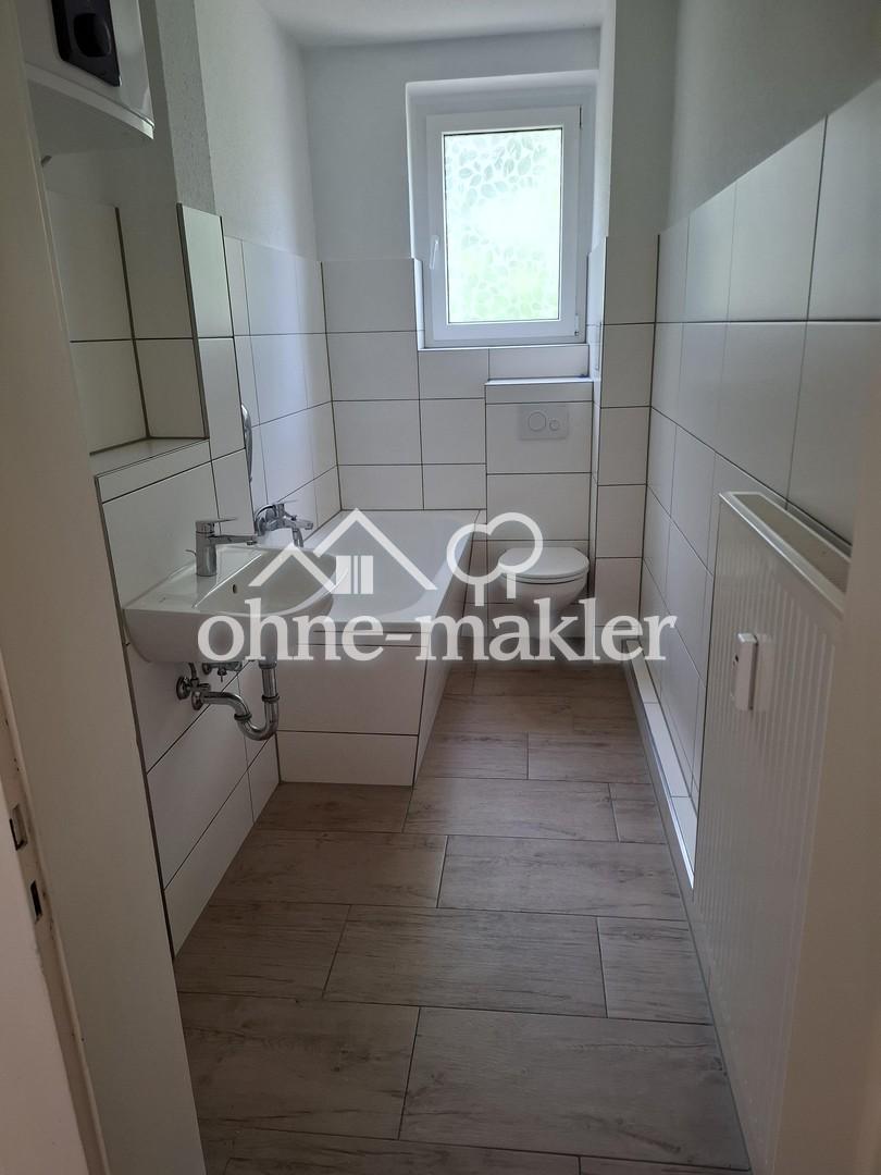EG ohne Prov.: 3-Raum-Whg., große Küche, Bad mit Fenster, Wanne und Dusche / auch ALG I/II möglich - Foto 3