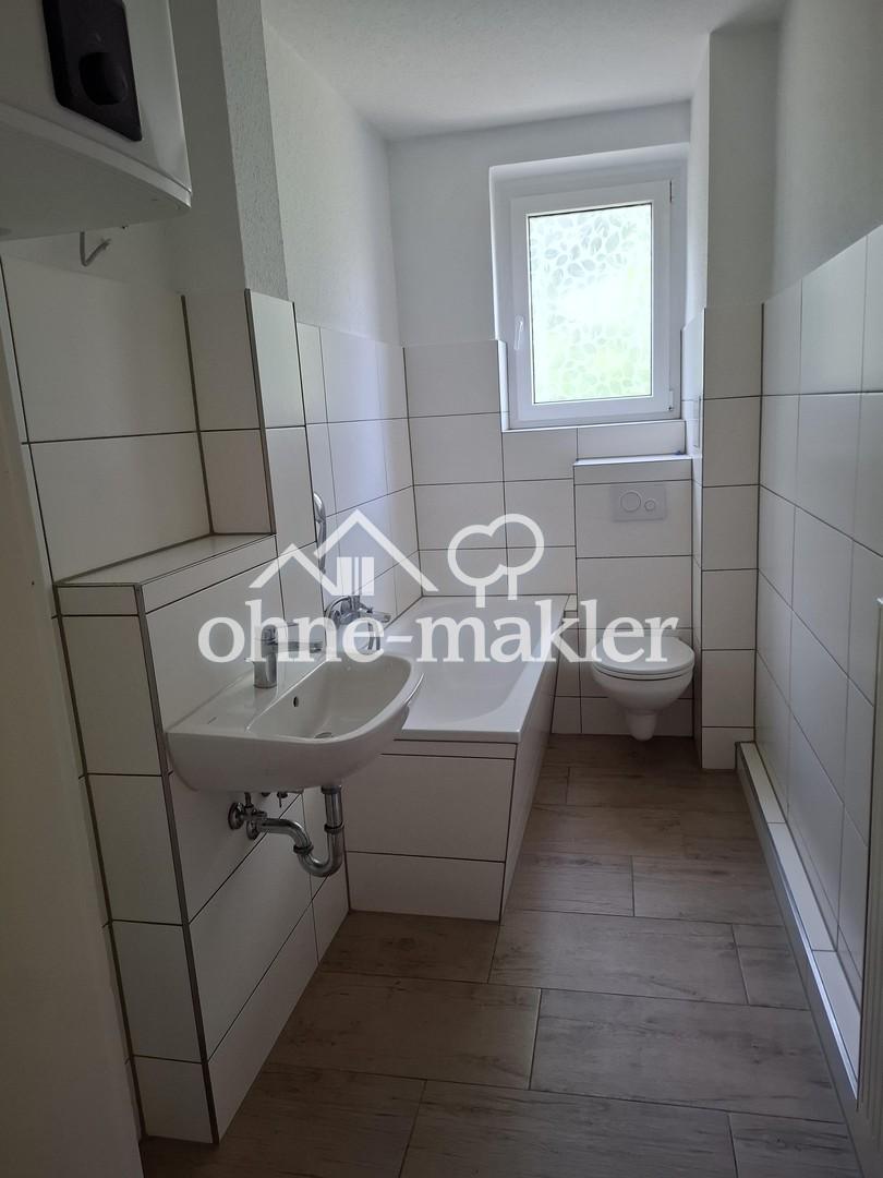 EG ohne Prov.: 3-Raum-Whg., große Küche, Bad mit Fenster, Wanne und Dusche / auch ALG I/II möglich - Foto 2