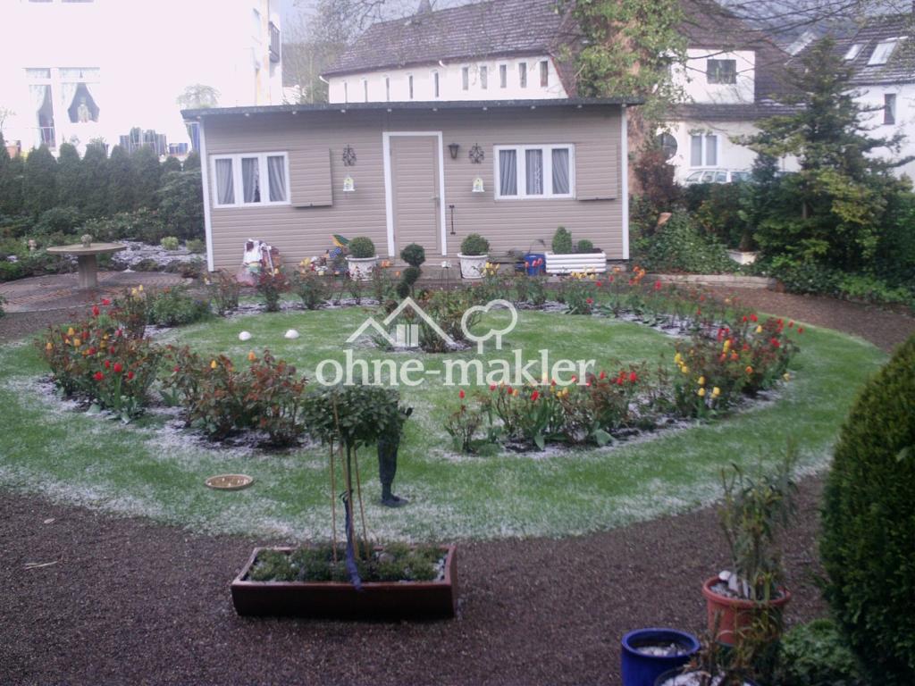 Gartenhaus Garten  im Winter