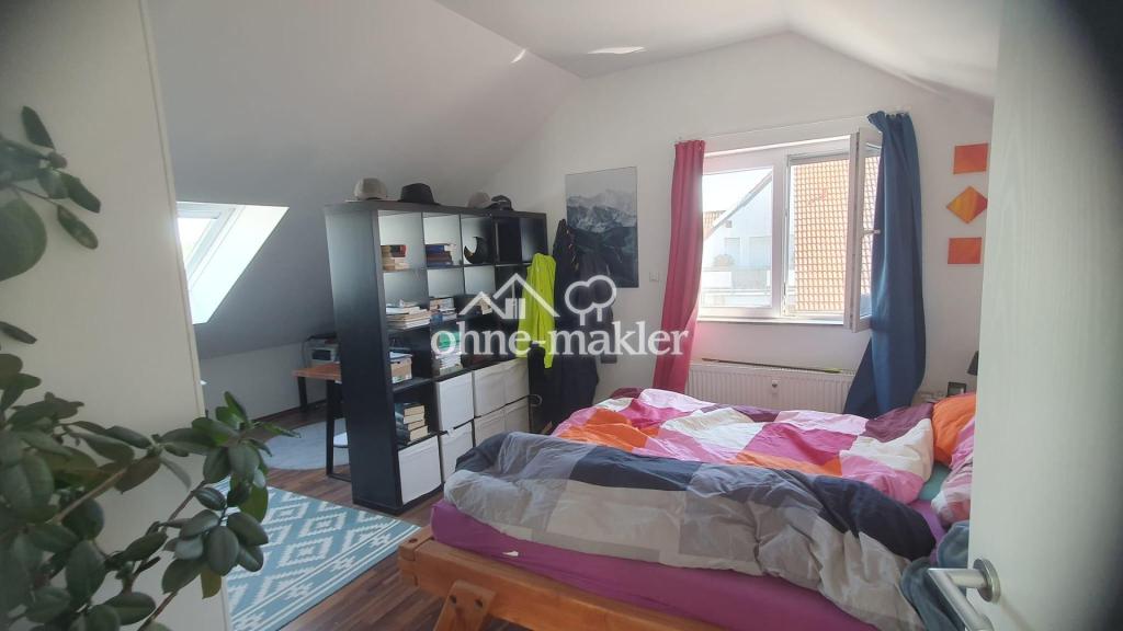 Moderne 3,5 Zi.-DG-Wohnung mit Balkon in toller Lage - von privat - Foto 3
