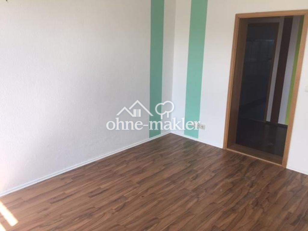 Viel Platz !!! Großzügige 6R-Wohnung 133 m², 2 Bäder, Garten, Pkw-Stellplatz am Haus - Photo 4