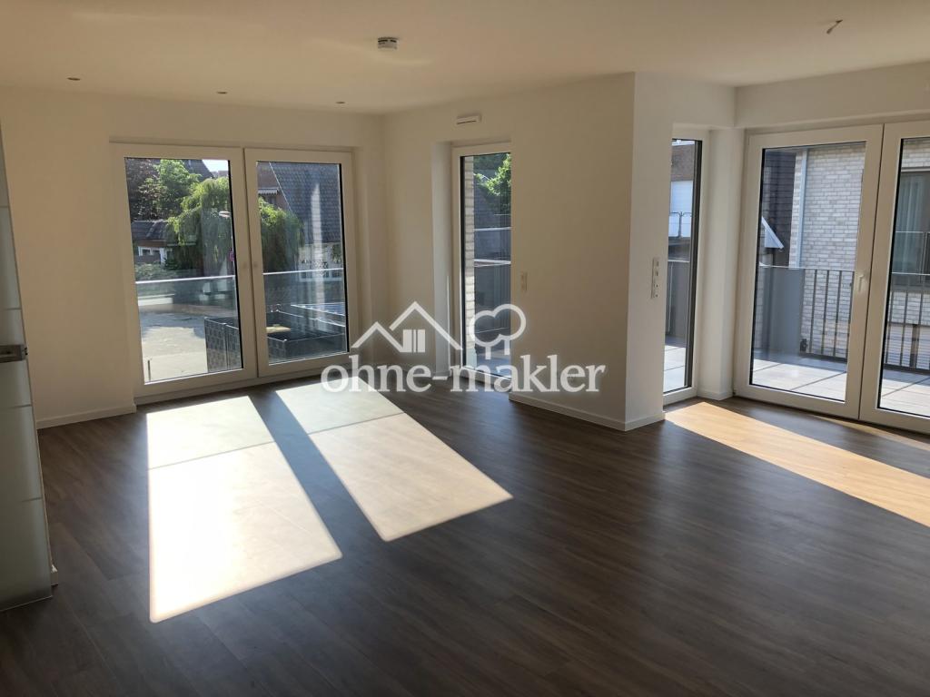 Wohnzimmer mit Balkon