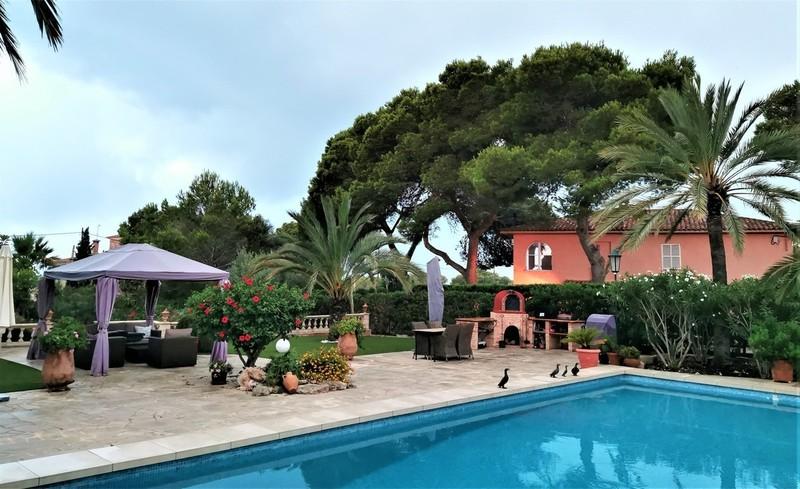 Grillplatz mit Holzofen